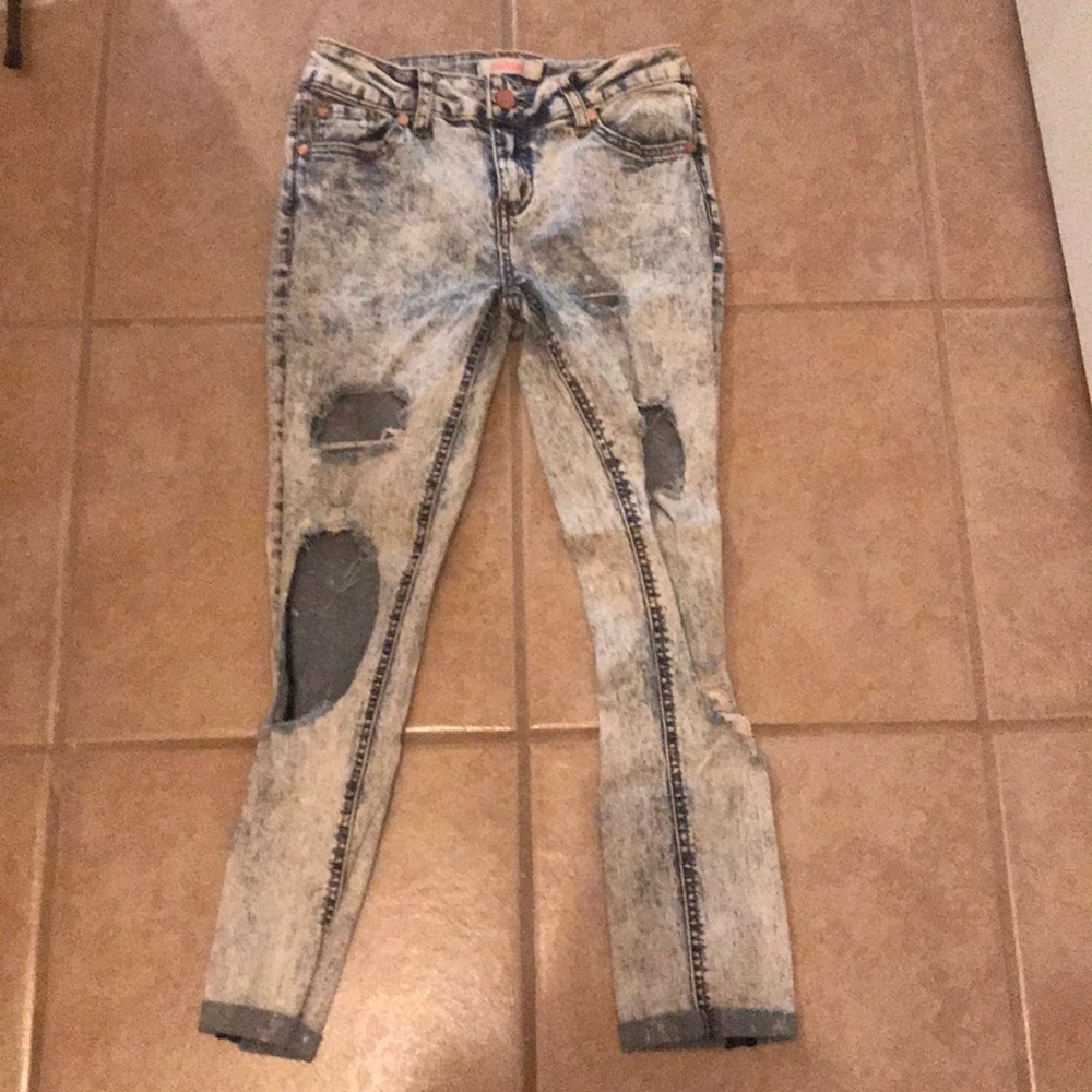 Ripped Skinny Jeans